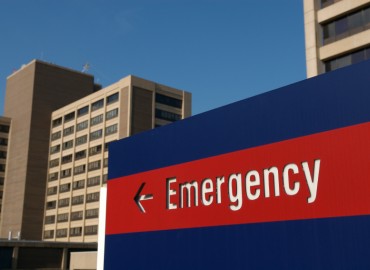 image of an emergency sign at a hospital