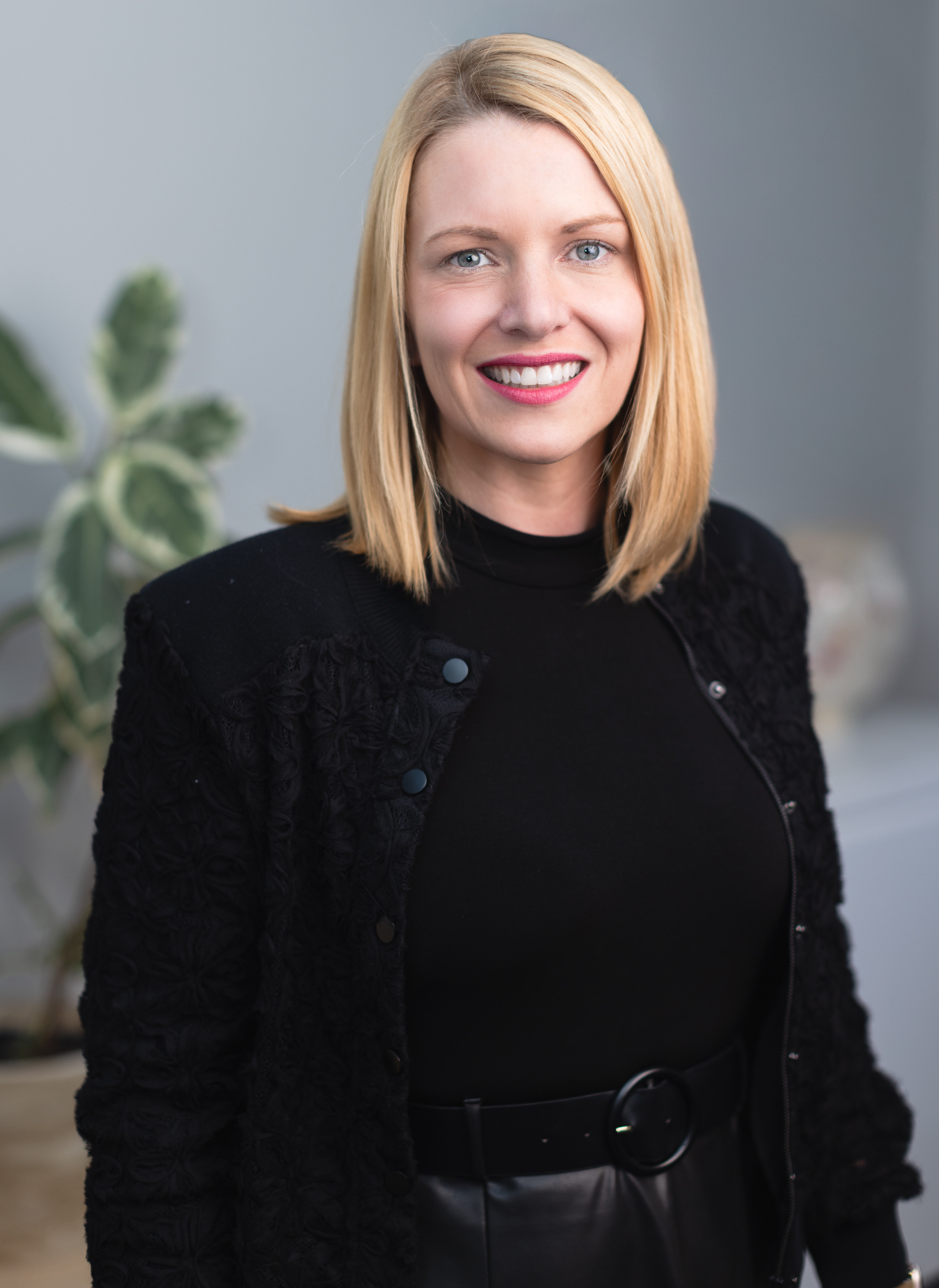 Dr. Amanda MacDonald-Green