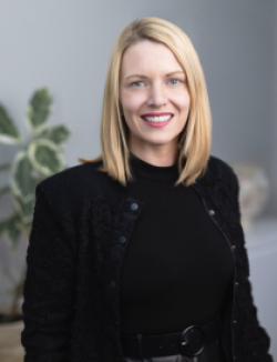 Dr. Amanda MacDonald Green