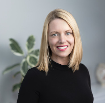 Dr. Amanda Green