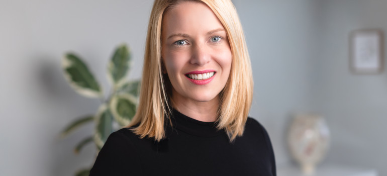 Dr. Amanda MacDonald Green