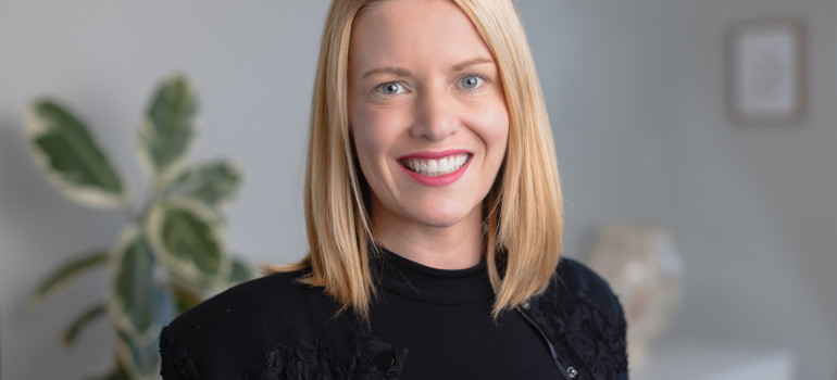 Dr. Amanda MacDonald Green