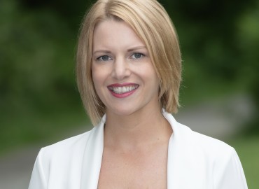 Dr. Amanda MacDonald Green