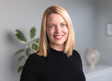 Dr. Amanda MacDonald Green